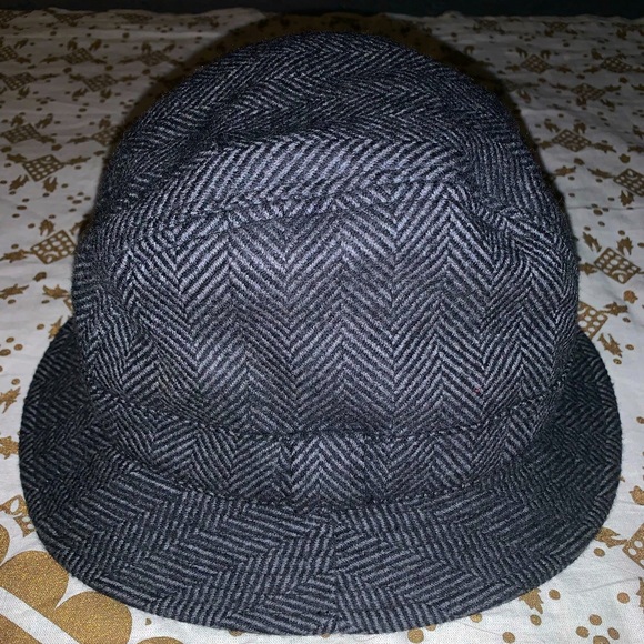 Tommy Hilfiger  UNISEX hat - Picture 1 of 3